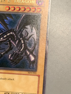 yugioh Red-Eyes B. Dragon SDJ-001 Ultra Rare 1st Edition near mint - Image 4