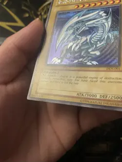 Yu-Gi-Oh Blue-Eyes White Dragon DDS-001 Promo Secret Rare Card - Image 4