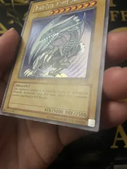 Yu-Gi-Oh Blue-Eyes White Dragon DDS-001 Promo Secret Rare Card - Image 5