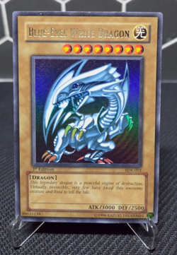 Yugioh Blue-Eyes White Dragon SDK-001 1st Edition Ultra Rare - Image 1