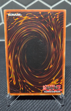 Yugioh Blue-Eyes White Dragon SDK-001 1st Edition Ultra Rare - Image 2
