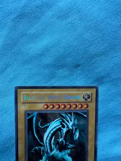 YUGIOH BLUE EYES WHITE DRAGON SECRET RARE HOLO CARD #BPT-009 VLP NM OR BETTER - Image 2