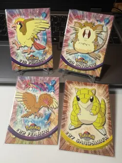 Pokemon Cards..Lot Of 24, 1998/99 Topps Venusaur, Poliwhirl holo - Image 1
