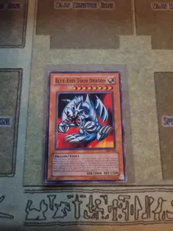 YUGIOH BLUE-EYES TOON DRAGON SDP-020 COMMON UNLIMITED EDITION MP 1996 - Image 1