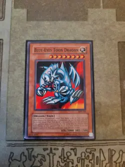 YUGIOH BLUE-EYES TOON DRAGON SDP-020 COMMON UNLIMITED ED NM 1996 - Image 1