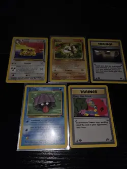 Pokemon Bulk LP/MP w/ 2 holos and 1st edition team rocket, gym heros and fossil - Image 4