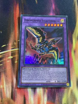 Yu-Gi-Oh! - Dinomorphia Stealthbergia - (BACH-EN039) - 1st Edition - Image 1