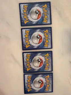 (4) cards Pikachu 005/025 Celebrations Holo full art - Mint condition - Image 2