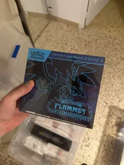 ETB Dresseur D’elite Pokemon Flammes fantasmagorique ME02 FR Neuf Scelle - Image 1