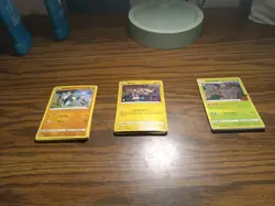 Pokemon TCG 32-Card Collection Assorted - Image 1