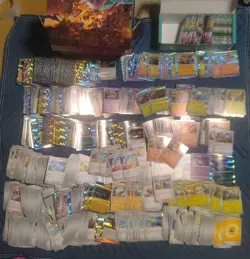 Rare Pokemon Card Monster Ball Pattern Trainer Set 2000 Cards Collection - Image 1