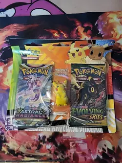 Pokemon TCG Back to School Pikachu Eraser 2-Pack Blister Evolving Skies - Image 1