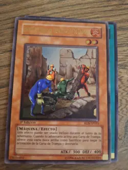 Yugioh lot of misc. Spanish/Portuguese Cards w/ 1st edition Super/Ultimate Rares - Image 3
