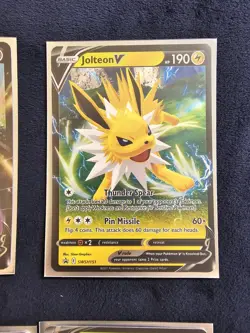 Eeveelution Pokemon Trading Card 17 Card Lot Excellent Condition - Image 3