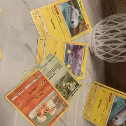 POKEMON CARD LOT ! Lot Of 32 Cards - Image 3