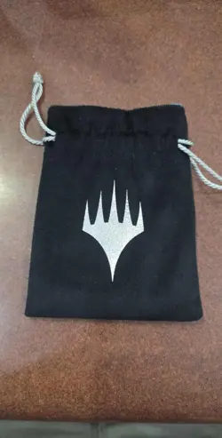 Final Fantasy Mtg Promo Felt Bag With Pre-Release Blue Crystal x2 - Image 2