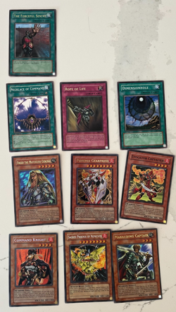 YuGiOh 850 Card Bulk Lot Holo Rares Blue Eyes DMG Foils VTG Collection - Image 2