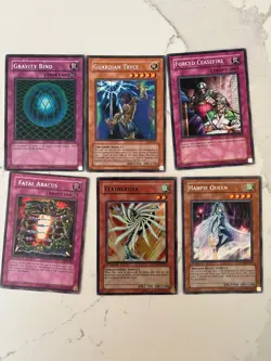 YuGiOh 850 Card Bulk Lot Holo Rares Blue Eyes DMG Foils VTG Collection - Image 3