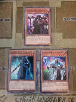 YUGIOH SKILLED RED MAGICIAN + BLUE MAGICIAN + WHITE MAGICIAN SBCB COMMON 1ST NM - Image 1