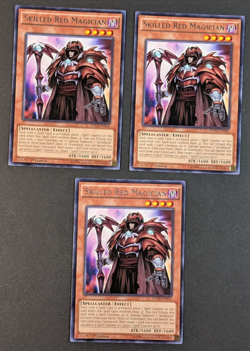 Yugioh TCG - 3x Skilled Red Magician - DOCS-EN036 - NM/LP - 1st Edition - Rare - Image 1