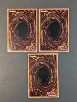 Yugioh TCG - 3x Skilled Red Magician - DOCS-EN036 - NM/LP - 1st Edition - Rare - Image 2