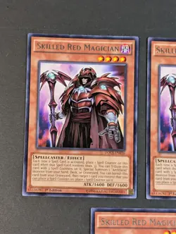 Yugioh TCG - 3x Skilled Red Magician - DOCS-EN036 - NM/LP - 1st Edition - Rare - Image 4