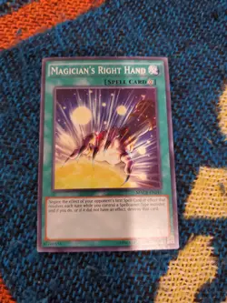 Magician's Right Hand - Yugioh Maximum Crisis Unlimited - MACR-EN049 - NM/MINT - Image 1