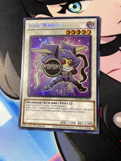 Junk Warrior BLMM-EN009 YUGIOH SECRET RARE 1st Edition Near Mint - CHIBI Artwork - Image 1