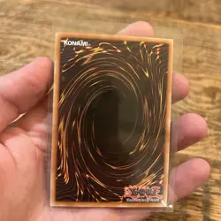 Yugioh Dark Magician of Chaos YGLD-ENC02 ULTRA RARE NM FAST SHIPPING - Image 2