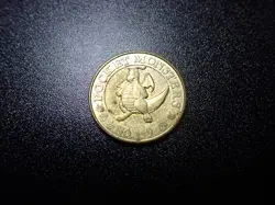 Pokemon Card Banpresto 1997 Promo Game Coin Gold Dragonite #5394 - Image 1