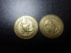 Pokemon Card Banpresto 1997 Promo Game Coin x2 Gold Charmander & Squirtle #5398 - Image 1