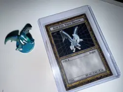 Yugioh Dungeon Dice Monsters Blue Eyes White Dragon B1-01 Card Promo character - Image 1