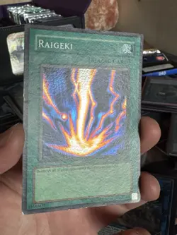 Moderate play- Yugioh! Raigeki - LOB-053 - Super Rare - Unlimited Edition - Image 2