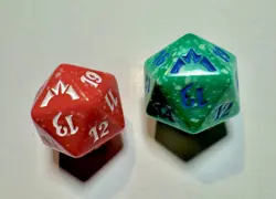 MTG Gatecrash (X2) • Magic the Gathering • RED + GREEN D20 Spindown Dice - Image 4