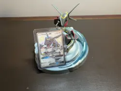 *Excellent condition* Shiny Rayquaza statue with Pokemon Card near mint - Image 1