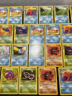 (30) Pokemon Card ALL VTG Lot Cards 1999 Fossil SET Horsea Seadra Kingler - Image 3