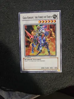 1x Yugioh Gaia Knight, the Force of Earth 5DS1-EN042 Super Rare 1st Ed - Image 1