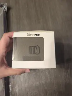 Ultra Pro MTG Magic Final Fantasy Sephiroth Deck Box & Binder Bundle Brand New - Image 4