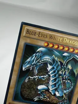 Yugioh Blue-Eyes White Dragon Structure Deck Ultra Rare SDBE-EN001 - Image 3