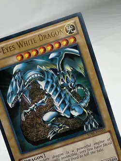 Yugioh Blue-Eyes White Dragon Structure Deck Ultra Rare SDBE-EN001 - Image 4