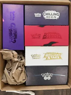 Sword & Shield Bulk ~2,500 Non-Holo Cards (No Energy) + 41 Holo Cards - Pokemon - Image 1