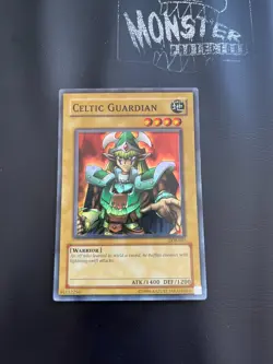 YUGIOH CELTIC GUARDIAN SUPER RARE LOB-007 - Image 1