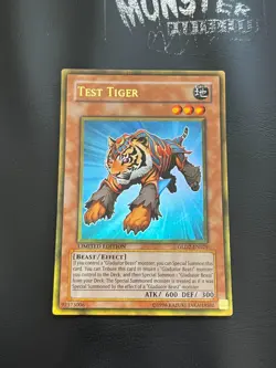 YUGIOH TEST TIGER GOLD RARE GLD2-EN029 LIMITED EDITION PLAYED - Image 1