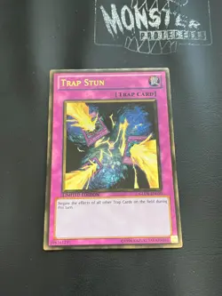YUGIOH TRAP STUN GOLD RARE GLD4-EN050 LIMITED EDITION - Image 1
