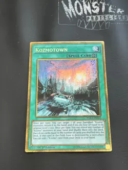 YUGIOH KOZMOTOWN GOLD SECRET RARE PGL3-EN032 1ST EDITION - Image 1