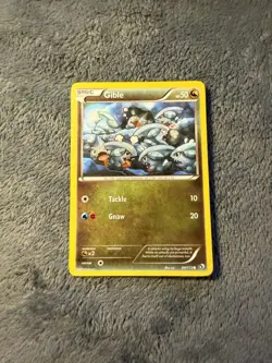 Gible 94/113 Pokemon card BW Legendary Treasures common NM - Image 1