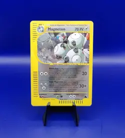 ITALIAN Magneton H19/H32 Skyridge Holo Rare Pokemon Card Nintendo TCG 2003 - Image 1