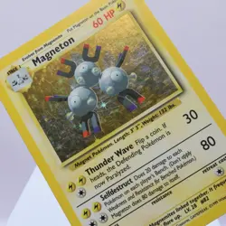 Pokemon TCG - Magneton 9/102 Base Set Holo Rare WOTC 1999 - Image 1
