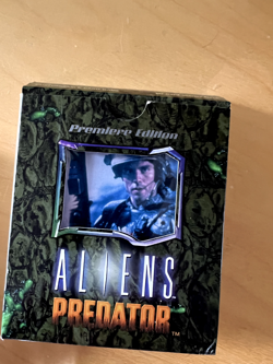 Aliens Predator Premiere Edition Sets Plus (5) Sealed 15 Card Booster Packs - Image 4