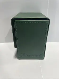 MTG Mana Flip Deck Box Green 2nd Generation Single Magnet Ultra Pro - Image 3